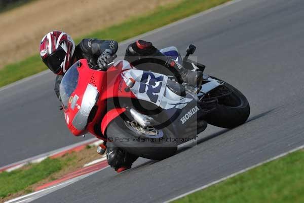Motorcycle action photographs;Ty croes;anglesey;anglesey photographs;event digital images;eventdigitalimages;no limits trackday;peter wileman photography;trac mon;trackday;trackday digital images;trackday photos