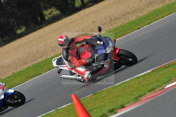 Motorcycle action photographs;Ty croes;anglesey;anglesey photographs;event digital images;eventdigitalimages;no limits trackday;peter wileman photography;trac mon;trackday;trackday digital images;trackday photos