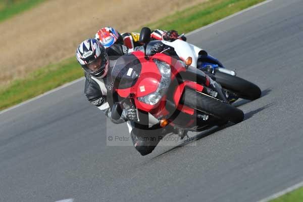 Motorcycle action photographs;Ty croes;anglesey;anglesey photographs;event digital images;eventdigitalimages;no limits trackday;peter wileman photography;trac mon;trackday;trackday digital images;trackday photos