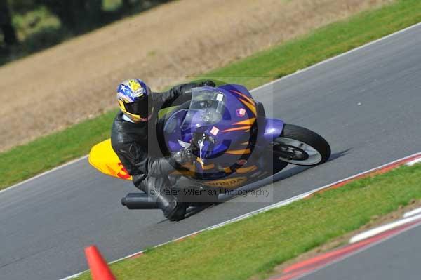 Motorcycle action photographs;Ty croes;anglesey;anglesey photographs;event digital images;eventdigitalimages;no limits trackday;peter wileman photography;trac mon;trackday;trackday digital images;trackday photos
