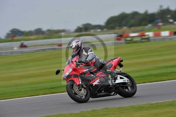 Motorcycle action photographs;Ty croes;anglesey;anglesey photographs;event digital images;eventdigitalimages;no limits trackday;peter wileman photography;trac mon;trackday;trackday digital images;trackday photos