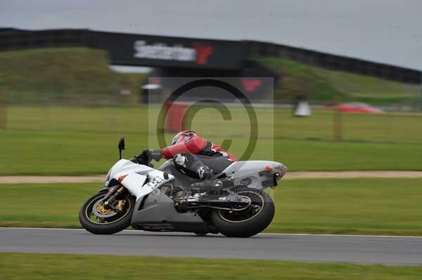 Motorcycle action photographs;Ty croes;anglesey;anglesey photographs;event digital images;eventdigitalimages;no limits trackday;peter wileman photography;trac mon;trackday;trackday digital images;trackday photos