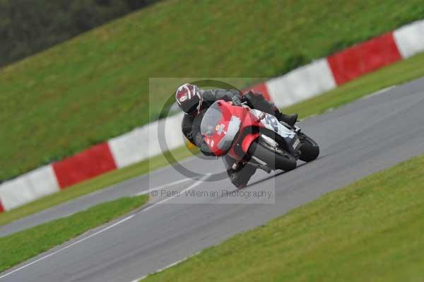 Motorcycle action photographs;Ty croes;anglesey;anglesey photographs;event digital images;eventdigitalimages;no limits trackday;peter wileman photography;trac mon;trackday;trackday digital images;trackday photos