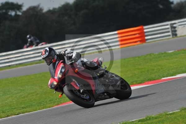 Motorcycle action photographs;Ty croes;anglesey;anglesey photographs;event digital images;eventdigitalimages;no limits trackday;peter wileman photography;trac mon;trackday;trackday digital images;trackday photos