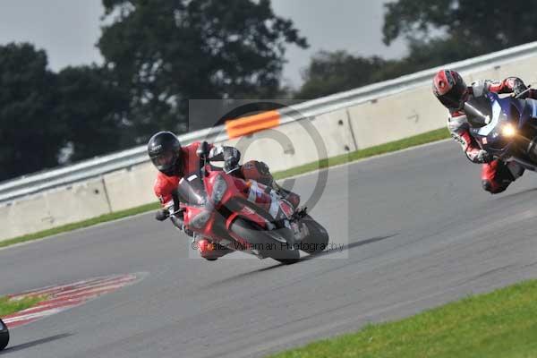 Motorcycle action photographs;Ty croes;anglesey;anglesey photographs;event digital images;eventdigitalimages;no limits trackday;peter wileman photography;trac mon;trackday;trackday digital images;trackday photos