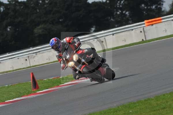 Motorcycle action photographs;Ty croes;anglesey;anglesey photographs;event digital images;eventdigitalimages;no limits trackday;peter wileman photography;trac mon;trackday;trackday digital images;trackday photos