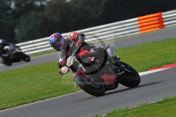Motorcycle action photographs;Ty croes;anglesey;anglesey photographs;event digital images;eventdigitalimages;no limits trackday;peter wileman photography;trac mon;trackday;trackday digital images;trackday photos