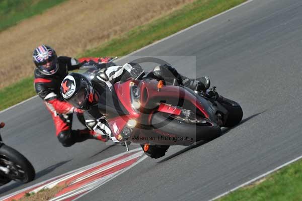 Motorcycle action photographs;Ty croes;anglesey;anglesey photographs;event digital images;eventdigitalimages;no limits trackday;peter wileman photography;trac mon;trackday;trackday digital images;trackday photos