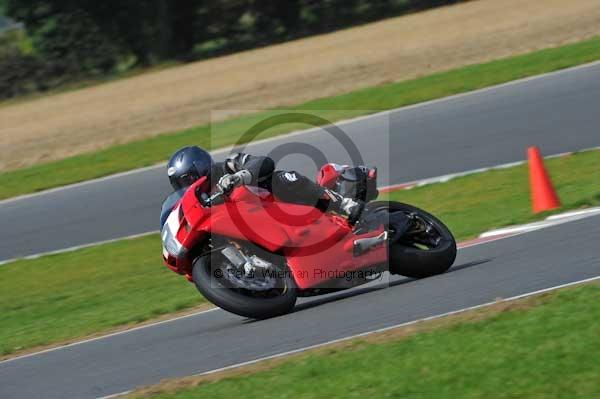 Motorcycle action photographs;Ty croes;anglesey;anglesey photographs;event digital images;eventdigitalimages;no limits trackday;peter wileman photography;trac mon;trackday;trackday digital images;trackday photos