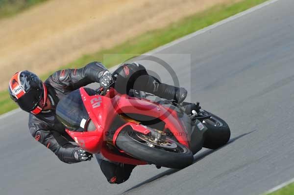 Motorcycle action photographs;Ty croes;anglesey;anglesey photographs;event digital images;eventdigitalimages;no limits trackday;peter wileman photography;trac mon;trackday;trackday digital images;trackday photos