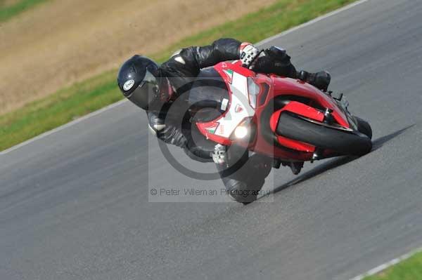 Motorcycle action photographs;Ty croes;anglesey;anglesey photographs;event digital images;eventdigitalimages;no limits trackday;peter wileman photography;trac mon;trackday;trackday digital images;trackday photos