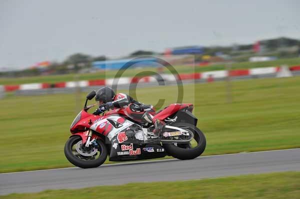 Motorcycle action photographs;Ty croes;anglesey;anglesey photographs;event digital images;eventdigitalimages;no limits trackday;peter wileman photography;trac mon;trackday;trackday digital images;trackday photos