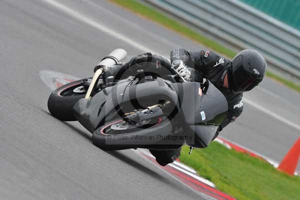 Motorcycle action photographs;Ty croes;anglesey;anglesey photographs;event digital images;eventdigitalimages;no limits trackday;peter wileman photography;trac mon;trackday;trackday digital images;trackday photos