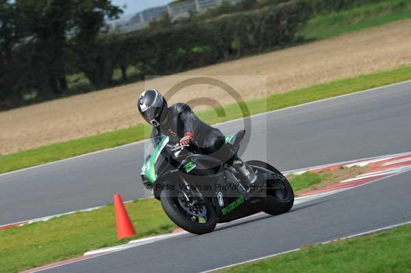 Motorcycle action photographs;Ty croes;anglesey;anglesey photographs;event digital images;eventdigitalimages;no limits trackday;peter wileman photography;trac mon;trackday;trackday digital images;trackday photos