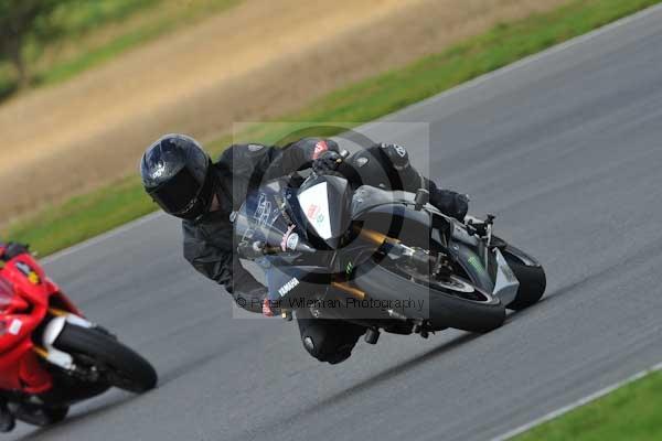 Motorcycle action photographs;Ty croes;anglesey;anglesey photographs;event digital images;eventdigitalimages;no limits trackday;peter wileman photography;trac mon;trackday;trackday digital images;trackday photos