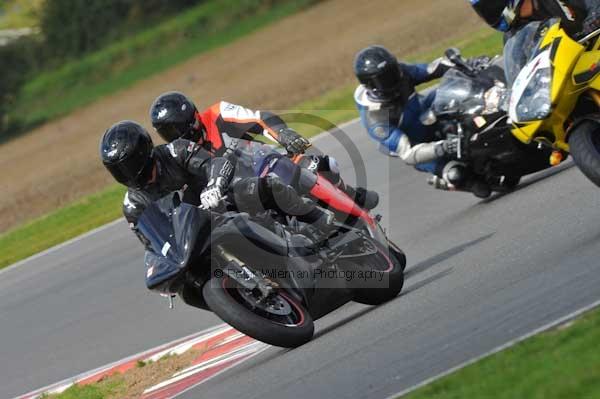 Motorcycle action photographs;Ty croes;anglesey;anglesey photographs;event digital images;eventdigitalimages;no limits trackday;peter wileman photography;trac mon;trackday;trackday digital images;trackday photos