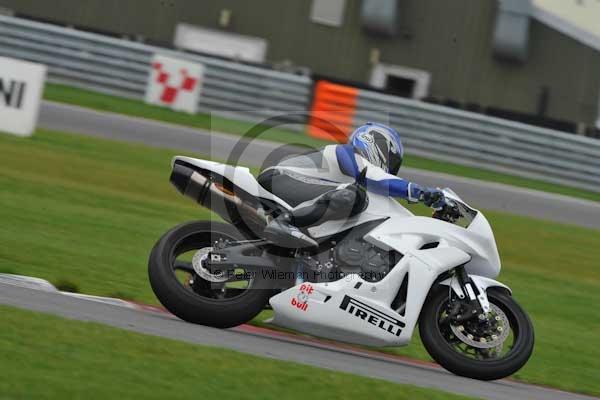 Motorcycle action photographs;Ty croes;anglesey;anglesey photographs;event digital images;eventdigitalimages;no limits trackday;peter wileman photography;trac mon;trackday;trackday digital images;trackday photos