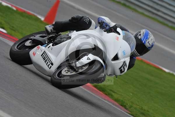 Motorcycle action photographs;Ty croes;anglesey;anglesey photographs;event digital images;eventdigitalimages;no limits trackday;peter wileman photography;trac mon;trackday;trackday digital images;trackday photos