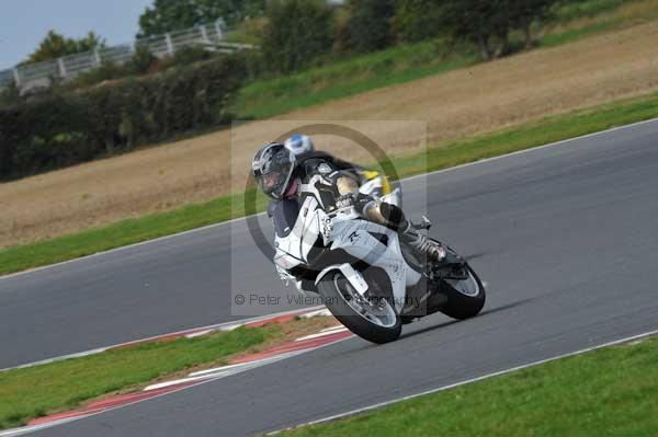 Motorcycle action photographs;Ty croes;anglesey;anglesey photographs;event digital images;eventdigitalimages;no limits trackday;peter wileman photography;trac mon;trackday;trackday digital images;trackday photos