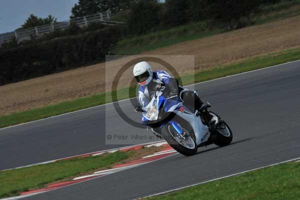 Motorcycle action photographs;Ty croes;anglesey;anglesey photographs;event digital images;eventdigitalimages;no limits trackday;peter wileman photography;trac mon;trackday;trackday digital images;trackday photos