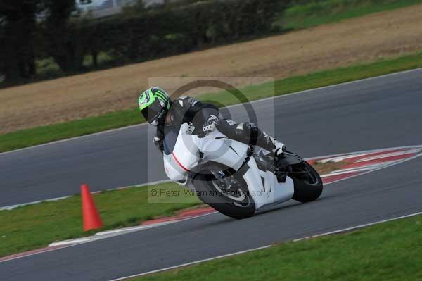 Motorcycle action photographs;Ty croes;anglesey;anglesey photographs;event digital images;eventdigitalimages;no limits trackday;peter wileman photography;trac mon;trackday;trackday digital images;trackday photos