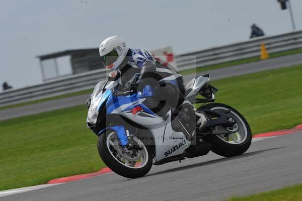 Motorcycle action photographs;Ty croes;anglesey;anglesey photographs;event digital images;eventdigitalimages;no limits trackday;peter wileman photography;trac mon;trackday;trackday digital images;trackday photos