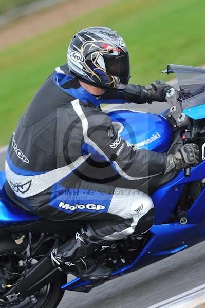 Motorcycle action photographs;Ty croes;anglesey;anglesey photographs;event digital images;eventdigitalimages;no limits trackday;peter wileman photography;trac mon;trackday;trackday digital images;trackday photos