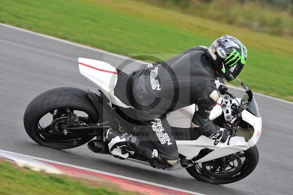 Motorcycle action photographs;Ty croes;anglesey;anglesey photographs;event digital images;eventdigitalimages;no limits trackday;peter wileman photography;trac mon;trackday;trackday digital images;trackday photos