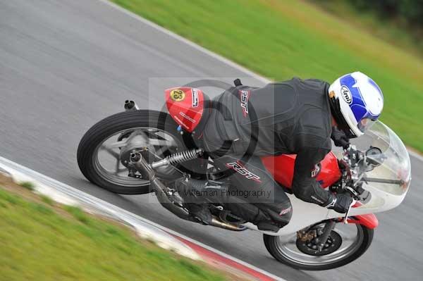 Motorcycle action photographs;Ty croes;anglesey;anglesey photographs;event digital images;eventdigitalimages;no limits trackday;peter wileman photography;trac mon;trackday;trackday digital images;trackday photos