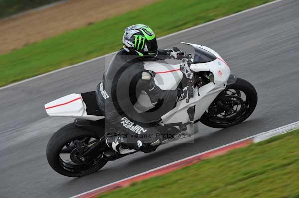 Motorcycle action photographs;Ty croes;anglesey;anglesey photographs;event digital images;eventdigitalimages;no limits trackday;peter wileman photography;trac mon;trackday;trackday digital images;trackday photos