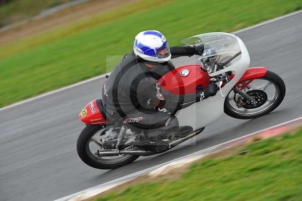 Motorcycle action photographs;Ty croes;anglesey;anglesey photographs;event digital images;eventdigitalimages;no limits trackday;peter wileman photography;trac mon;trackday;trackday digital images;trackday photos