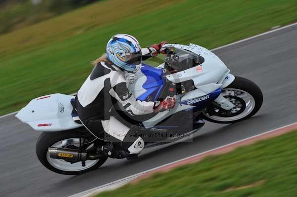 Motorcycle action photographs;Ty croes;anglesey;anglesey photographs;event digital images;eventdigitalimages;no limits trackday;peter wileman photography;trac mon;trackday;trackday digital images;trackday photos
