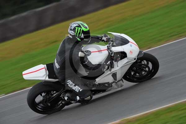 Motorcycle action photographs;Ty croes;anglesey;anglesey photographs;event digital images;eventdigitalimages;no limits trackday;peter wileman photography;trac mon;trackday;trackday digital images;trackday photos