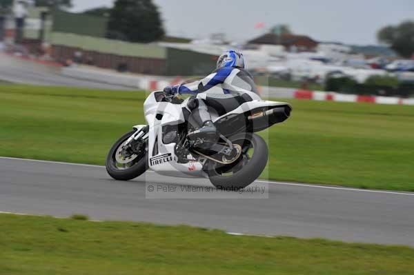 Motorcycle action photographs;Ty croes;anglesey;anglesey photographs;event digital images;eventdigitalimages;no limits trackday;peter wileman photography;trac mon;trackday;trackday digital images;trackday photos