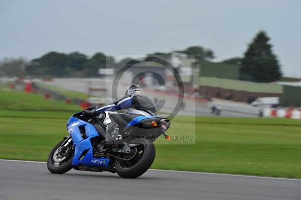 Motorcycle action photographs;Ty croes;anglesey;anglesey photographs;event digital images;eventdigitalimages;no limits trackday;peter wileman photography;trac mon;trackday;trackday digital images;trackday photos