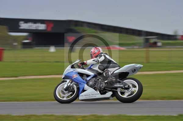 Motorcycle action photographs;Ty croes;anglesey;anglesey photographs;event digital images;eventdigitalimages;no limits trackday;peter wileman photography;trac mon;trackday;trackday digital images;trackday photos