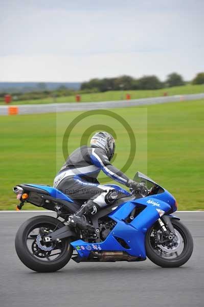 Motorcycle action photographs;Ty croes;anglesey;anglesey photographs;event digital images;eventdigitalimages;no limits trackday;peter wileman photography;trac mon;trackday;trackday digital images;trackday photos