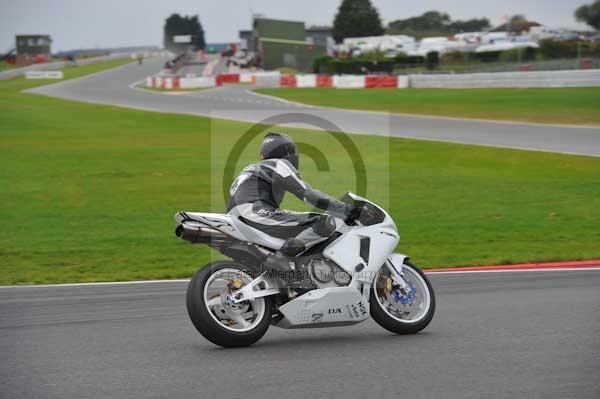 Motorcycle action photographs;Ty croes;anglesey;anglesey photographs;event digital images;eventdigitalimages;no limits trackday;peter wileman photography;trac mon;trackday;trackday digital images;trackday photos