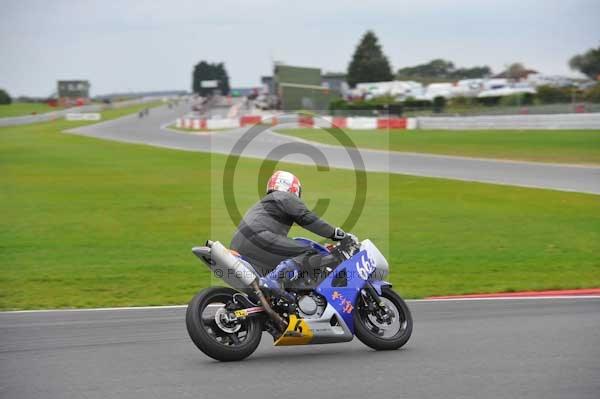 Motorcycle action photographs;Ty croes;anglesey;anglesey photographs;event digital images;eventdigitalimages;no limits trackday;peter wileman photography;trac mon;trackday;trackday digital images;trackday photos
