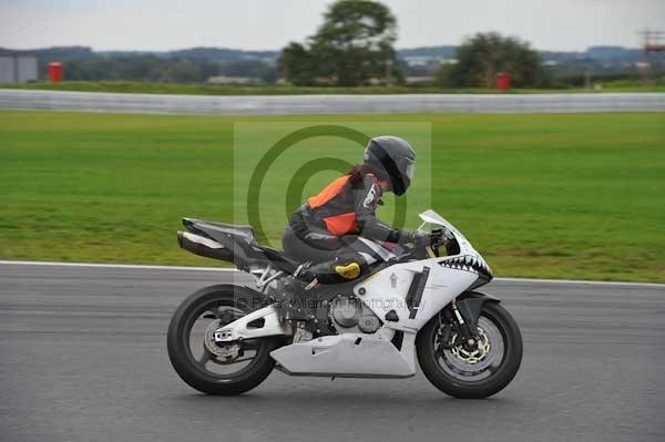 Motorcycle action photographs;Ty croes;anglesey;anglesey photographs;event digital images;eventdigitalimages;no limits trackday;peter wileman photography;trac mon;trackday;trackday digital images;trackday photos
