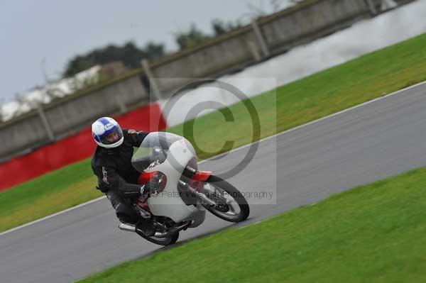 Motorcycle action photographs;Ty croes;anglesey;anglesey photographs;event digital images;eventdigitalimages;no limits trackday;peter wileman photography;trac mon;trackday;trackday digital images;trackday photos