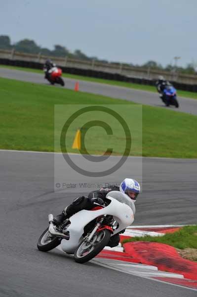 Motorcycle action photographs;Ty croes;anglesey;anglesey photographs;event digital images;eventdigitalimages;no limits trackday;peter wileman photography;trac mon;trackday;trackday digital images;trackday photos
