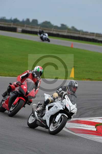 Motorcycle action photographs;Ty croes;anglesey;anglesey photographs;event digital images;eventdigitalimages;no limits trackday;peter wileman photography;trac mon;trackday;trackday digital images;trackday photos