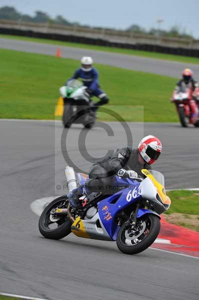 Motorcycle action photographs;Ty croes;anglesey;anglesey photographs;event digital images;eventdigitalimages;no limits trackday;peter wileman photography;trac mon;trackday;trackday digital images;trackday photos