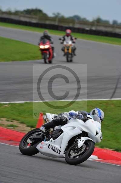 Motorcycle action photographs;Ty croes;anglesey;anglesey photographs;event digital images;eventdigitalimages;no limits trackday;peter wileman photography;trac mon;trackday;trackday digital images;trackday photos