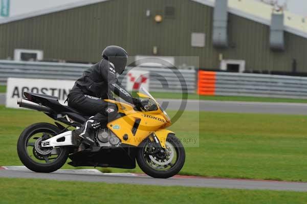 Motorcycle action photographs;Ty croes;anglesey;anglesey photographs;event digital images;eventdigitalimages;no limits trackday;peter wileman photography;trac mon;trackday;trackday digital images;trackday photos