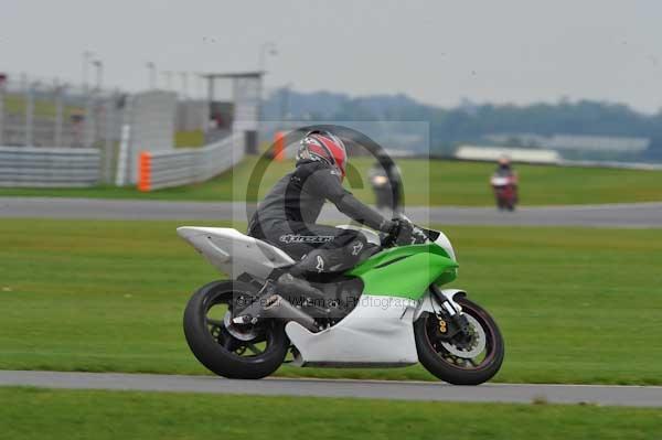 Motorcycle action photographs;Ty croes;anglesey;anglesey photographs;event digital images;eventdigitalimages;no limits trackday;peter wileman photography;trac mon;trackday;trackday digital images;trackday photos