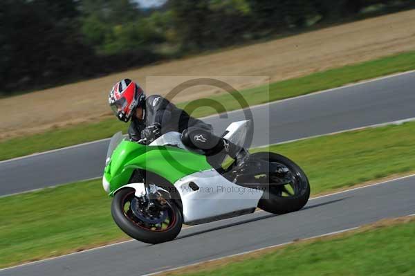 Motorcycle action photographs;Ty croes;anglesey;anglesey photographs;event digital images;eventdigitalimages;no limits trackday;peter wileman photography;trac mon;trackday;trackday digital images;trackday photos