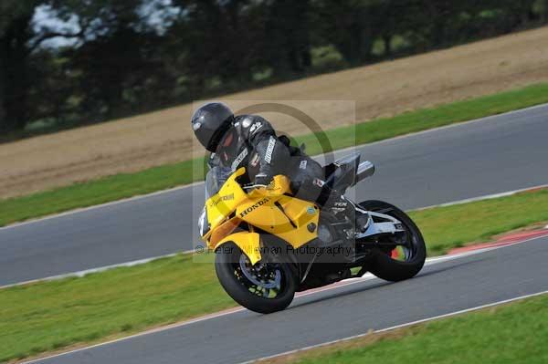 Motorcycle action photographs;Ty croes;anglesey;anglesey photographs;event digital images;eventdigitalimages;no limits trackday;peter wileman photography;trac mon;trackday;trackday digital images;trackday photos