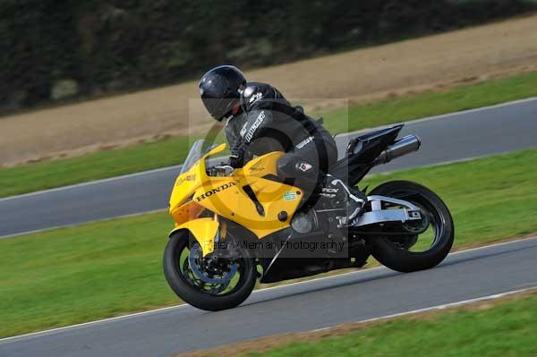 Motorcycle action photographs;Ty croes;anglesey;anglesey photographs;event digital images;eventdigitalimages;no limits trackday;peter wileman photography;trac mon;trackday;trackday digital images;trackday photos